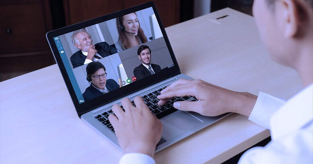 Como se sair bem em uma entrevista em grupo online