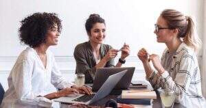 Procura de vagas de emprego por mulheres cresceu 72,25% em 2023, diz BNE