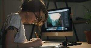 Designer Gráfico: O que faz, quanto ganha e como seguir a carreira