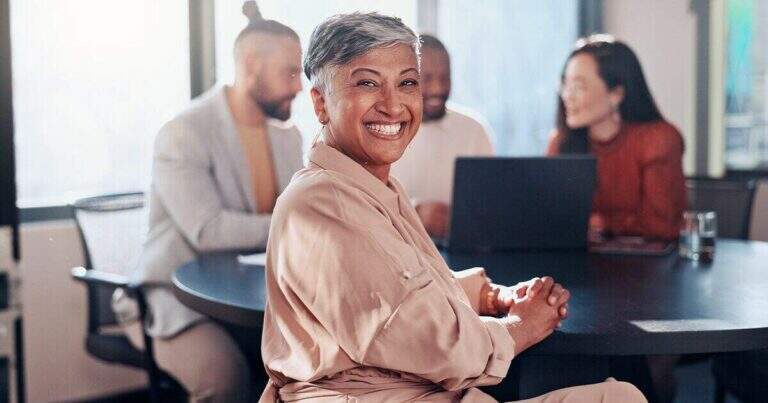 Paraná foi o segundo estado com mais buscas por vagas para profissionais com 50 anos ou mais em 2024