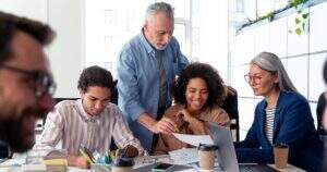 Assistente Administrativo: O que faz, salário e como se destacar na carreira