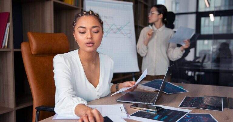 Analista financeiro: áreas de atuação, salário e principais habilidades