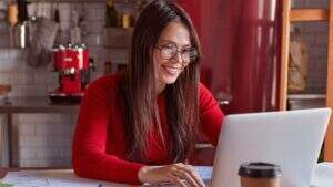 Marketing registra alta de mais de 25% em vagas e candidaturas em 2024