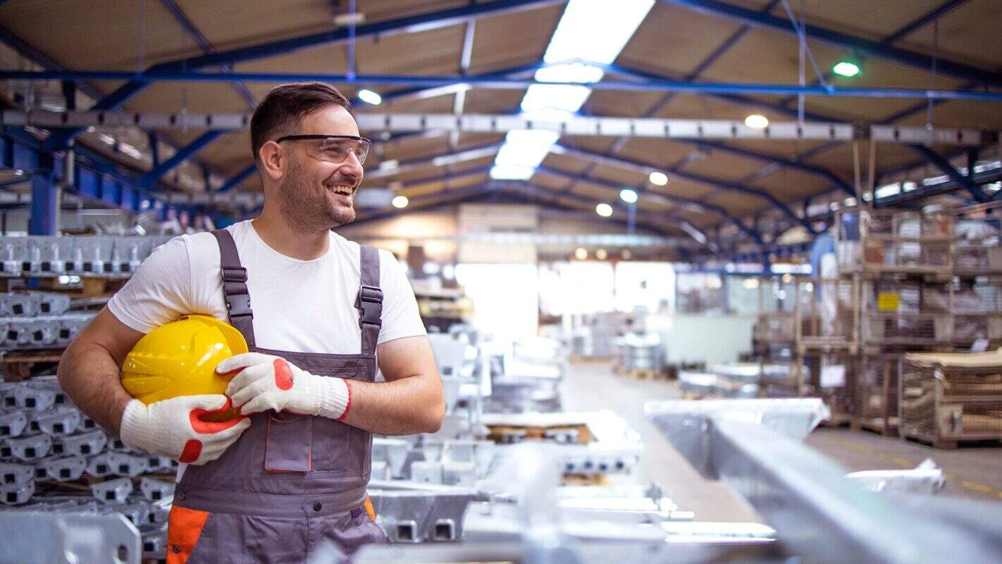 Operador de Produção: o que faz, onde pode trabalhar e qual seu salário