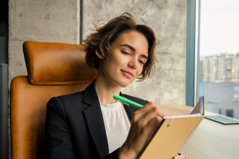 Comece o ano empregado: checklist para a recolocação profissional