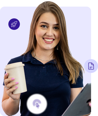 Profissional segurando um café e um tablet